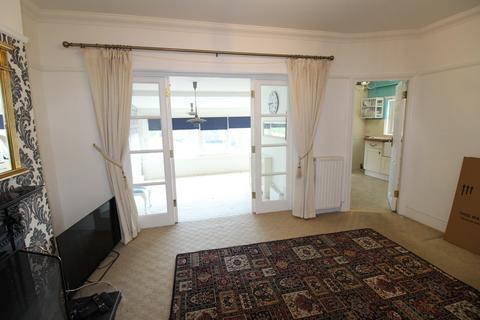 2 bedroom semi-detached bungalow to rent, Ascot Gardens, Hornchurch RM12