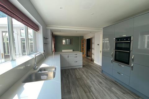 5 Bath Lane, Hixon, Stafford, ST18 0FG