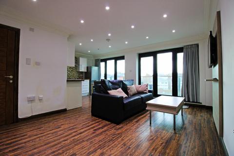 4 bedroom apartment to rent, Commercial Road, London E1