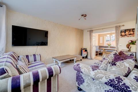 5 bedroom semi-detached house for sale, Batley Field Hill, Batley