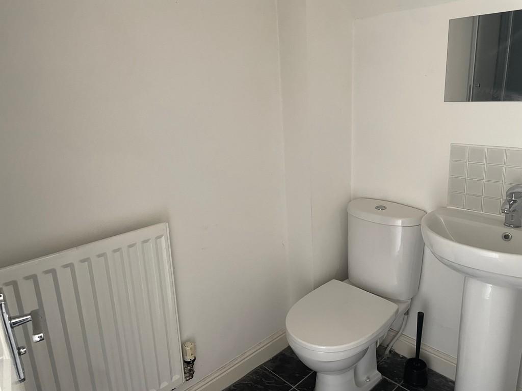 Toilet 2