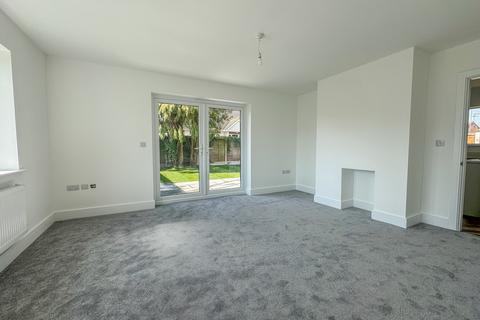 9 Highams Road, Hockley, SS5 4DG