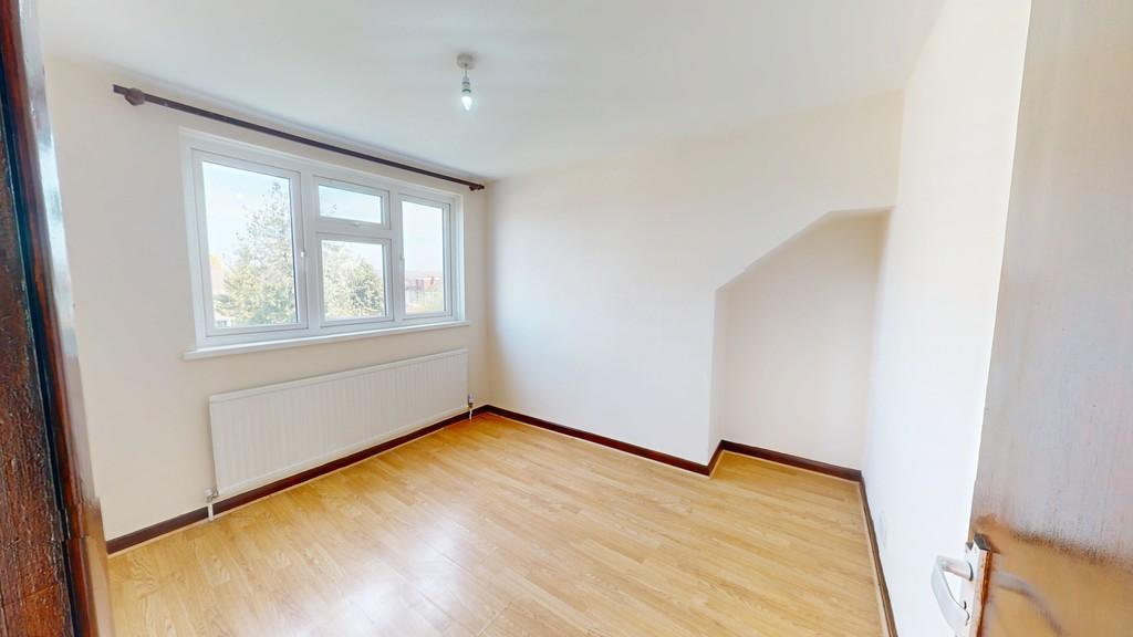 8-Rowan-Crescent-04082025 152726