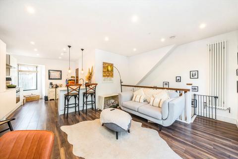 2 bedroom flat for sale, Kingston Road, London SW19