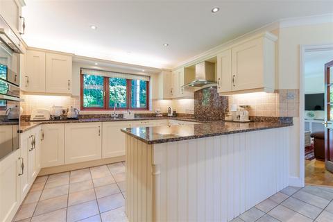 5 bedroom detached house for sale, The Links, Ascot
