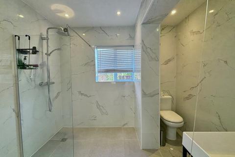 5 bedroom semi-detached house to rent, Steventon Road, London W12
