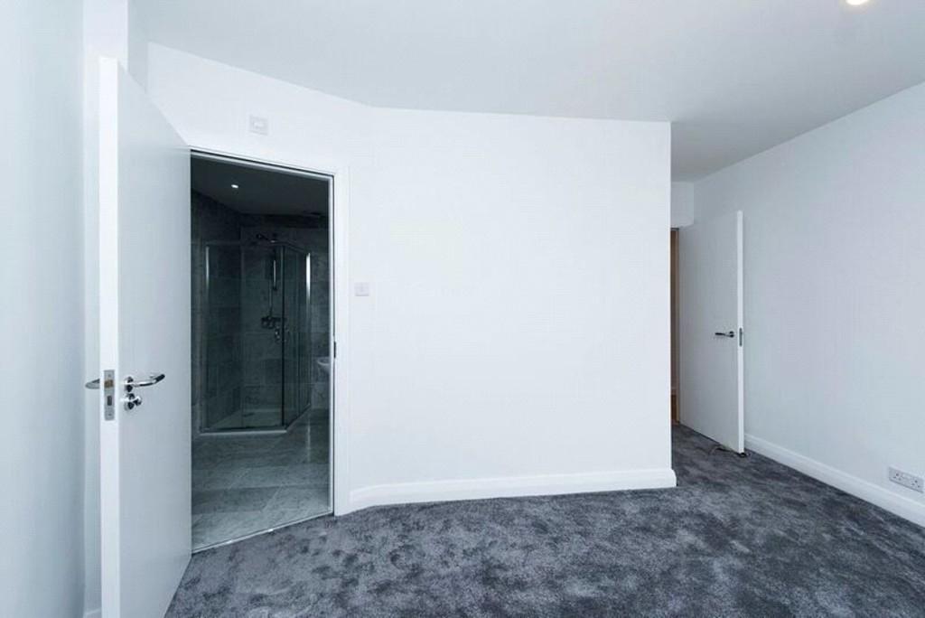 Flat 6 46 Chippenham 11
