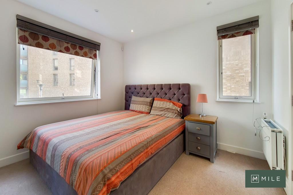 7 Main Bedroom-0