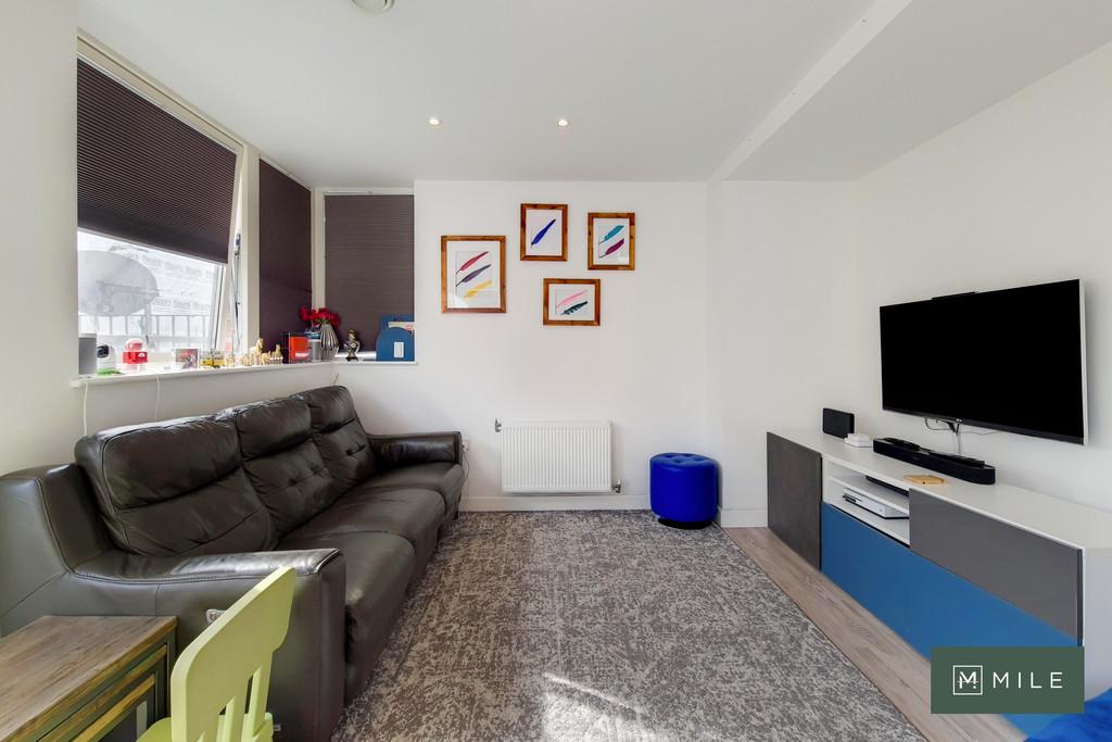 12 Kitchen-Reception-1