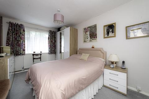 9 Whatmer Close, Sturry, Canterbury, CT2 0JJ