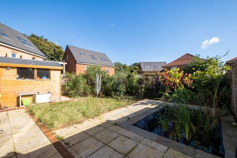 10 Coalfield Grove, Aylesham, Canterbury, CT3 3FX