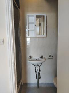 Studio to rent, Cranbrook Park, Wood Green