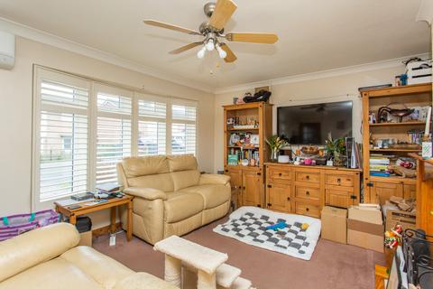 5 Bevan Way, Aylesham, Canterbury, CT3 3DN