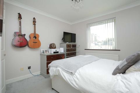 2 bedroom flat for sale, The Parade, Birchington, CT7
