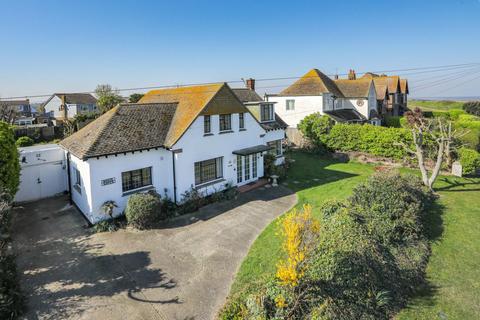 3 bedroom detached house for sale, Daryngton Avenue, Birchington, CT7