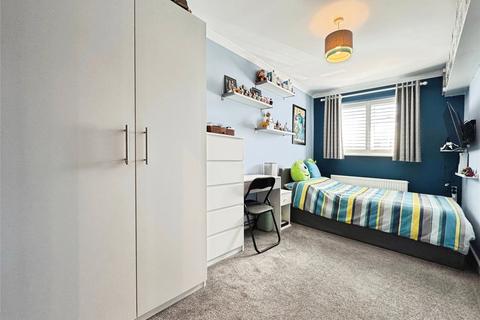 8 Doyle Gardens, Yateley, GU46 6XY