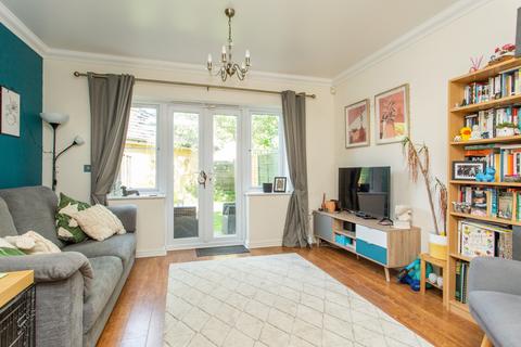 8 Birch Road, Canterbury, CT1 3BS