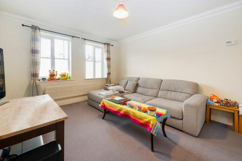 13 Catherine Drive, Richmond, TW9 2BX
