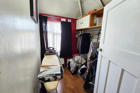 4 bedroom semi-detached house for sale, Kitchener Road, Leicester, LE5
