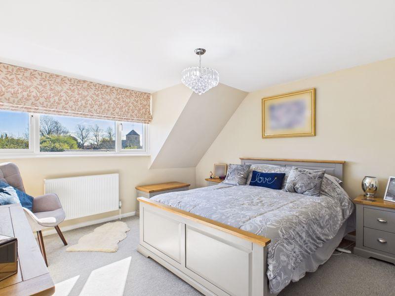 Master bedroom/1