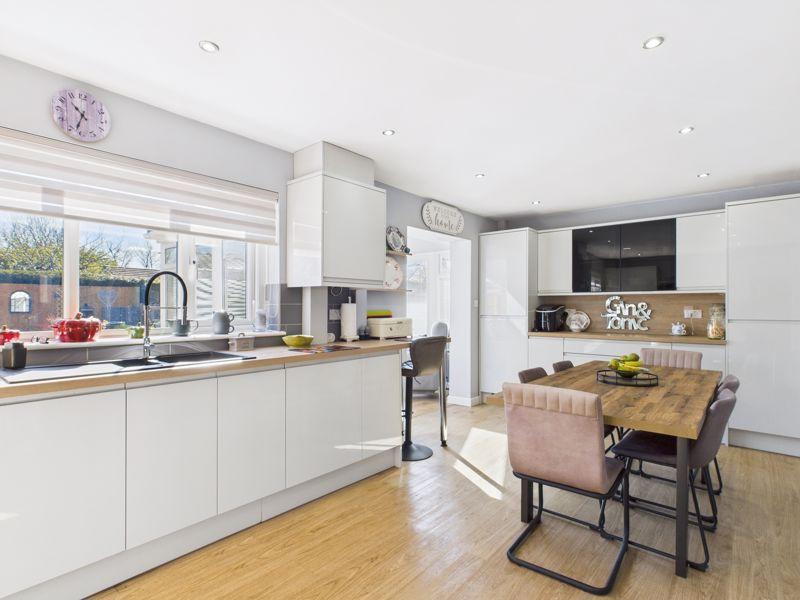 Dining kitchen