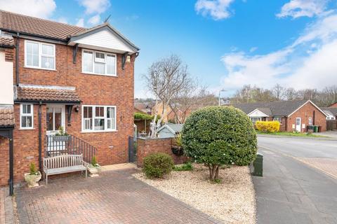 56 Roman Wharf + detached Studio Annex: Lincoln
