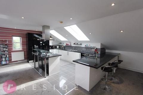 3 bedroom apartment for sale, Urquhart Mews, Rochdale OL12