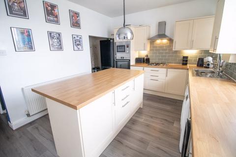 283 Plodder Lane, Farnworth, Bolton, BL4 0BR