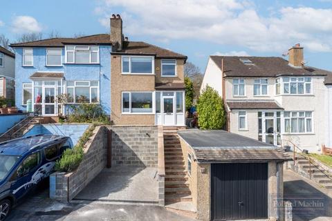 51 Newstead Rise, Caterham, CR3 6RS