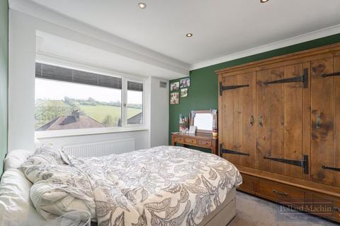 51 Newstead Rise, Caterham, CR3 6RS