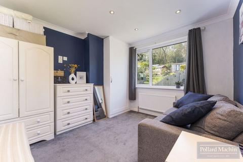 51 Newstead Rise, Caterham, CR3 6RS