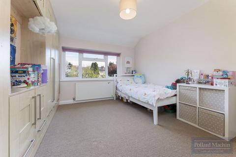 14 Rylandes Road, South Croydon, CR2 8EA