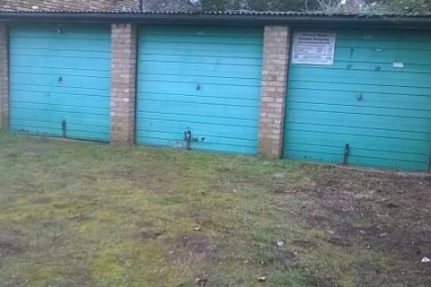 Garage to rent, Canford Close, Enfield EN2