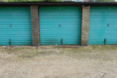 Garage to rent, Canford Close, Enfield EN2