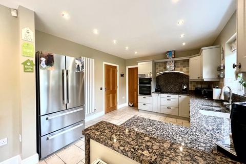 4 bedroom detached house for sale, Elm Grove, Calne SN11
