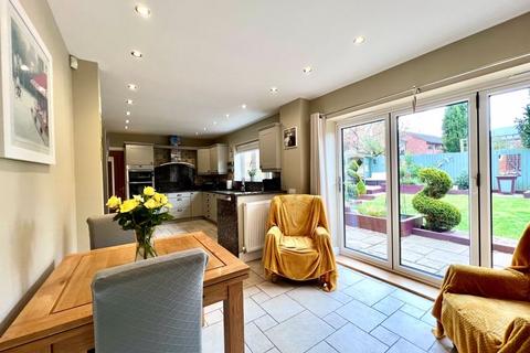 4 bedroom detached house for sale, Elm Grove, Calne SN11