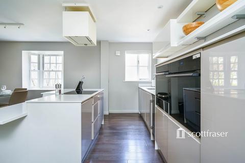 2 bedroom apartment to rent, Castle Mews