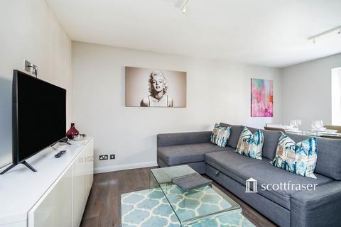 2 bedroom apartment to rent, Castle Mews