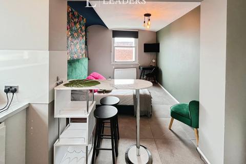 Studio to rent, Windsor Street