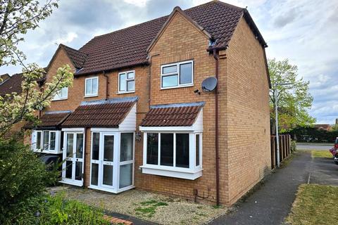 3 bedroom semi-detached house to rent, Deerhurst Place, Gloucester