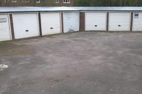 Garage to rent, Chase Court Gardens, Enfield EN2