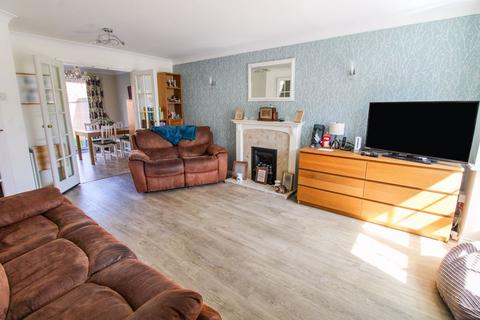 3 bedroom detached house for sale, Clover Close, Biggleswade SG18