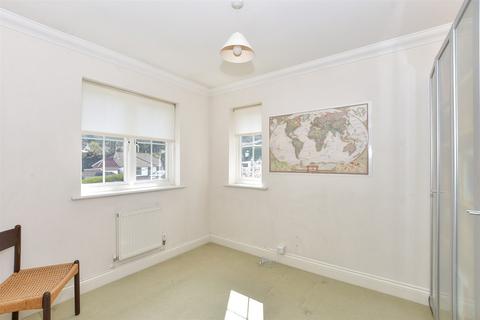 6 Boxgate, Crowborough, TN6 1SF
