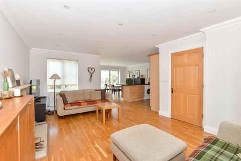 6 Boxgate, Crowborough, TN6 1SF