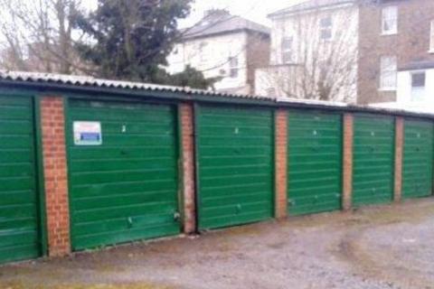 Garage to rent, Lower Addiscombe Road, Croydon CR0