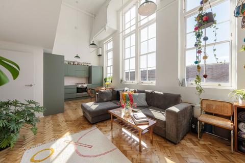 Flat 39, Schoolhouse Yard Bloomfield Road, London, SE18 7JD