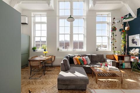 Flat 39, Schoolhouse Yard Bloomfield Road, London, SE18 7JD