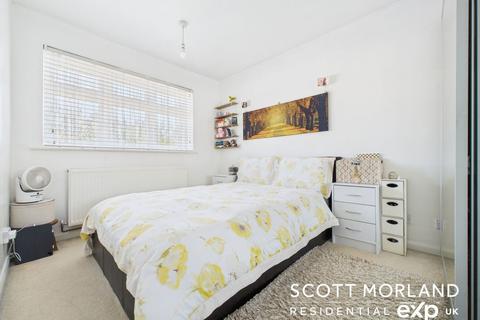 7 Hastings Close, Basingstoke, RG23 8ES