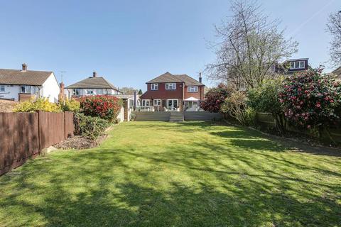 15 Shaw Crescent, South Croydon, CR2 9JB