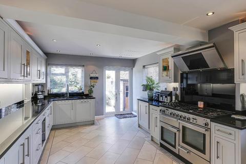 15 Shaw Crescent, South Croydon, CR2 9JB